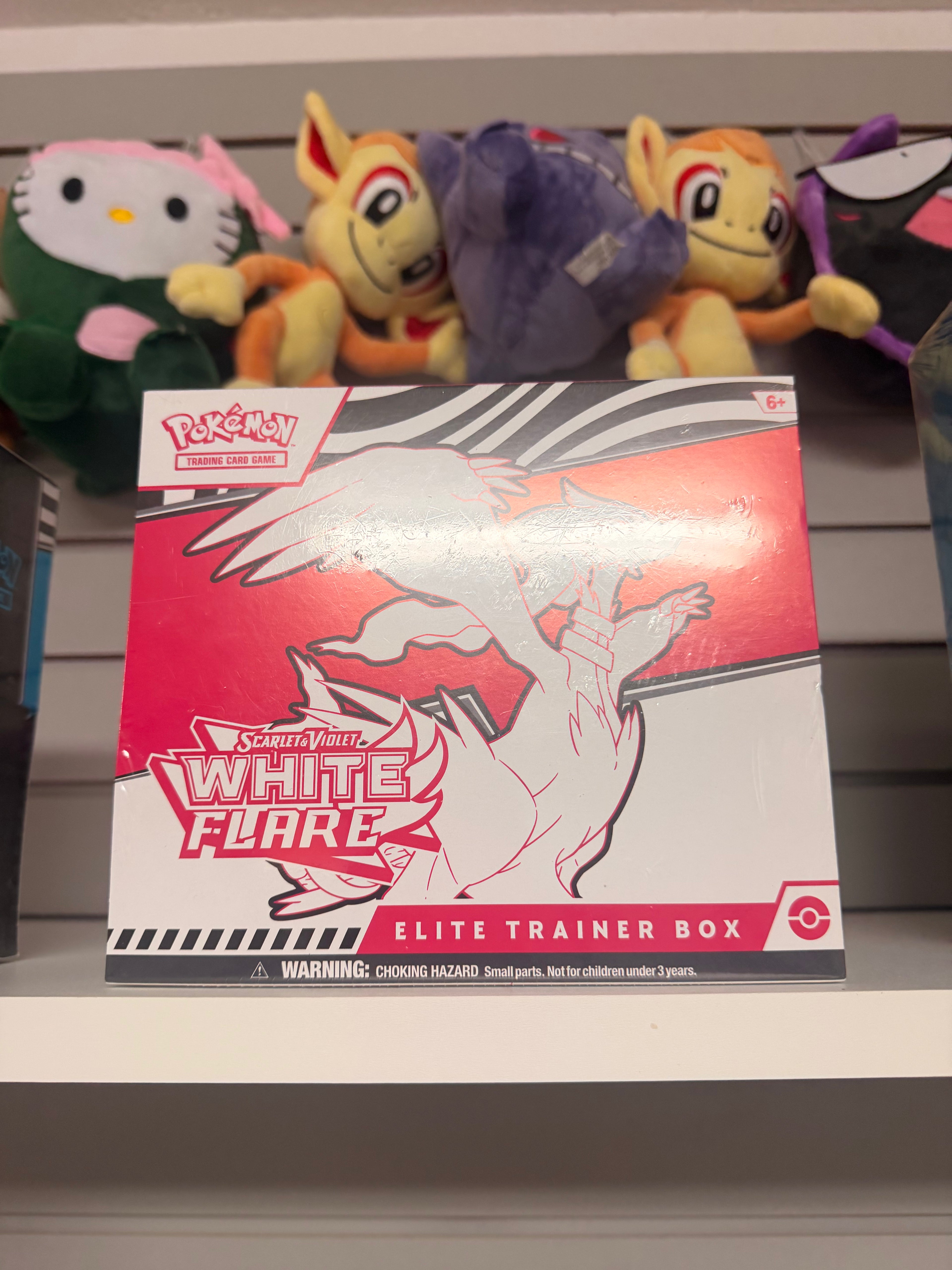 White Flare Elite Trainer Box | Pokémon